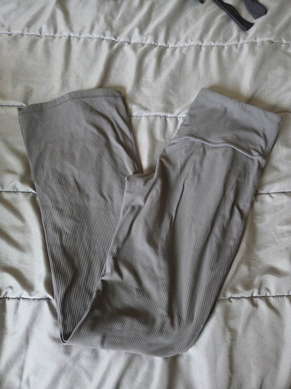 CRZ YOGA Ribbed High-Waist Flare Leggings - Taupe/Gray